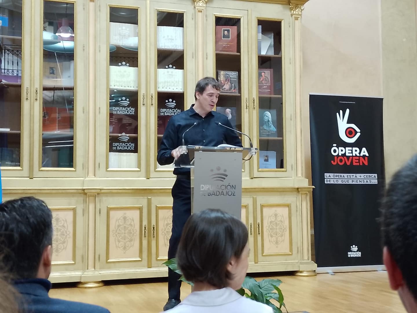 7efdf317-3779-4436-8b45-bafac51be5cb